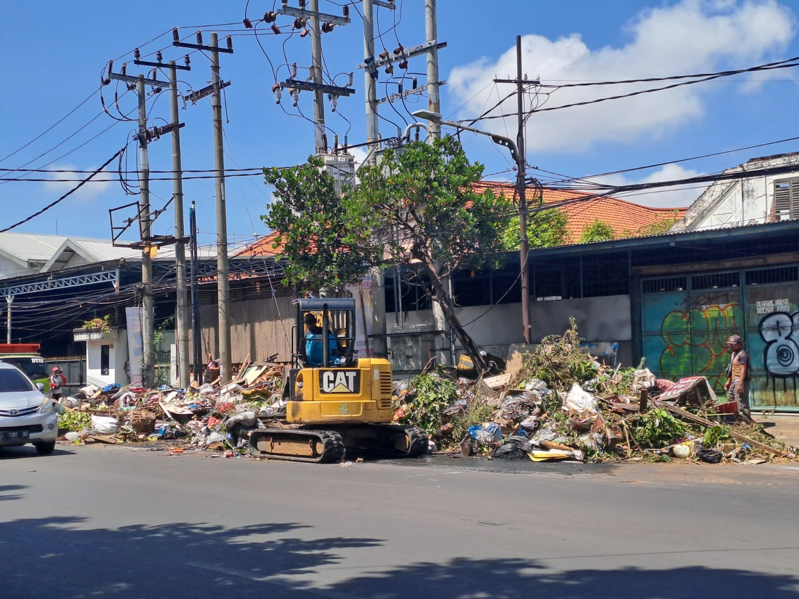 Sampah di Luar Kerja Bakti Surabaya Bergerak Tak Akan Diangkut