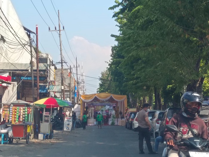 DPRD Surabaya Minta Pemkot Tak Gegabah Soal Aturan Tenda Hajatan di Jalan