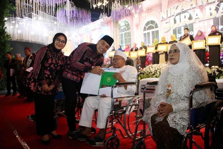 Ratusan Pasangan di Surabaya Ikuti Isbat Nikah Massal di Surabaya 