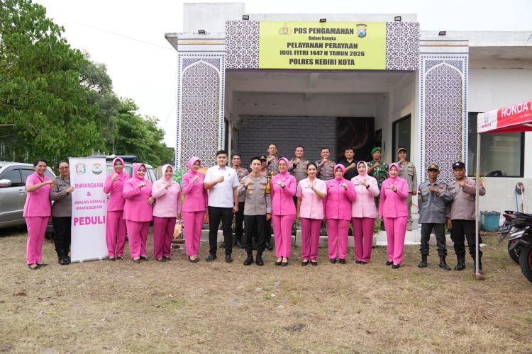Kapolres Kediri Kota Cek Pos Pengamanan dan Beri Semangat Personel Operasi Ketupat 2026