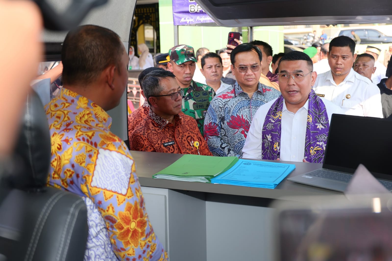 Wamen Ossy Tinjau Layanan Sertipikat Keliling di Kabupaten Tangerang