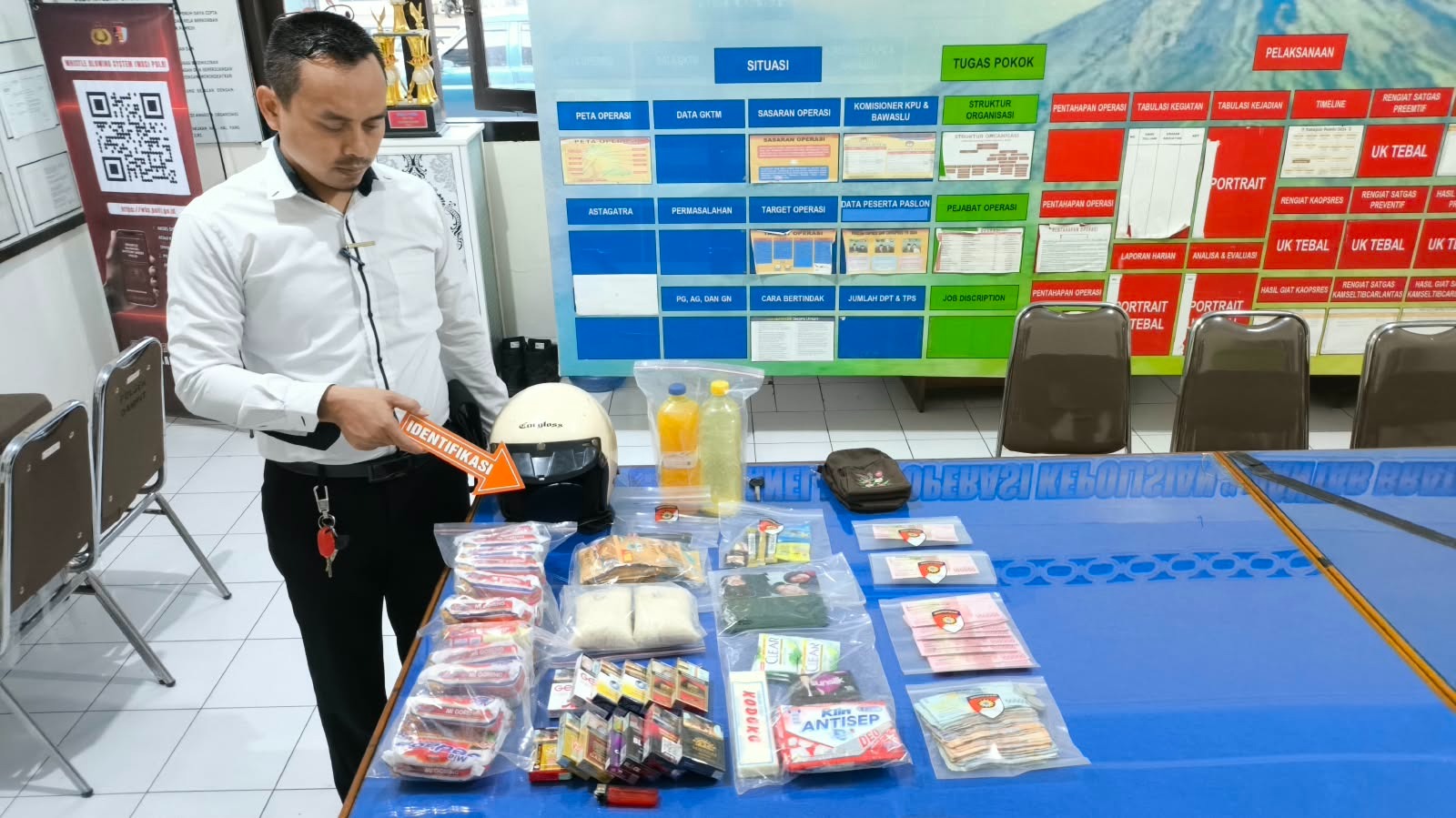 Polres Malang Bekuk Dua Perempuan Pengedar Uang Palsu di Dampit
