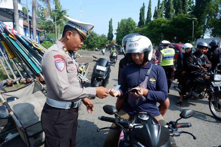 Operasi Patuh Semeru 2025: Ratusan Pelanggar Lalu Lintas di Madiun Ditindak