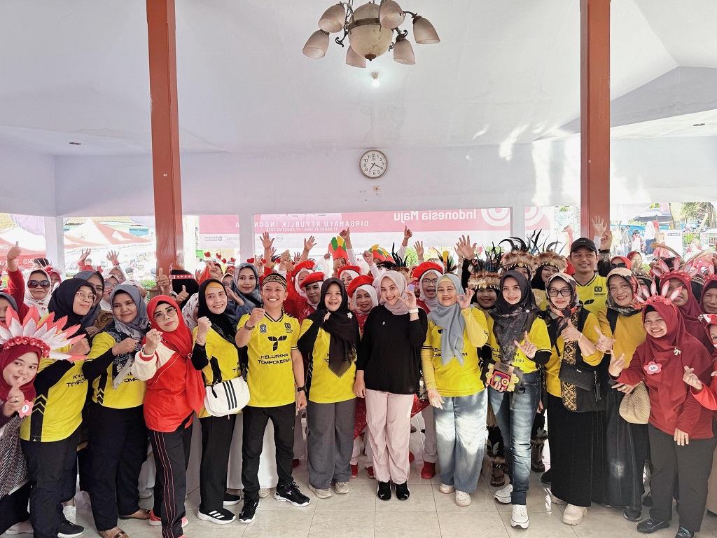 Lomba Bazar HUT Ke-80 RI di Kelurahan Tompokersan Dihadiri Ketua TP PKK Kabupaten Lumajang