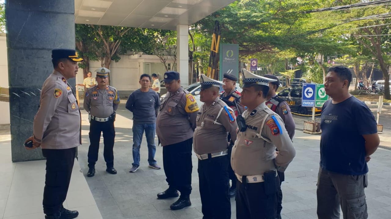 Polsek Mulyorejo Kawal Kunjungan Mantan Wapres Ma'ruf Amin di Surabaya