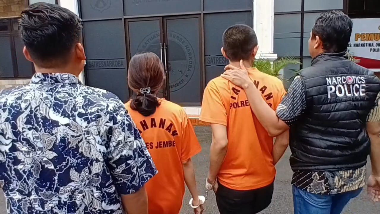 Pasutri Lumajang Pengedar Sabu dan LSD Dibekuk di Jember, Total Narkotika Hampir 100 Gram