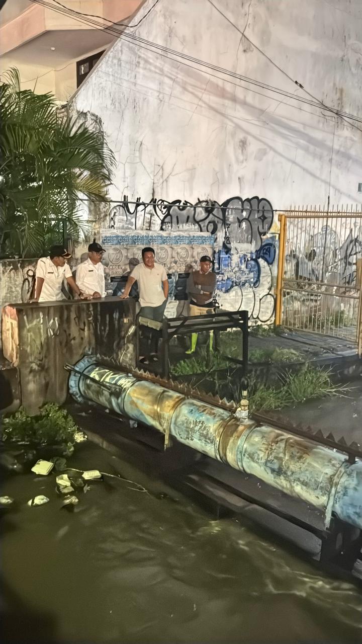 Bupati Subandi Turun Tangan Atasi Banjir di Sidoarjo Kota