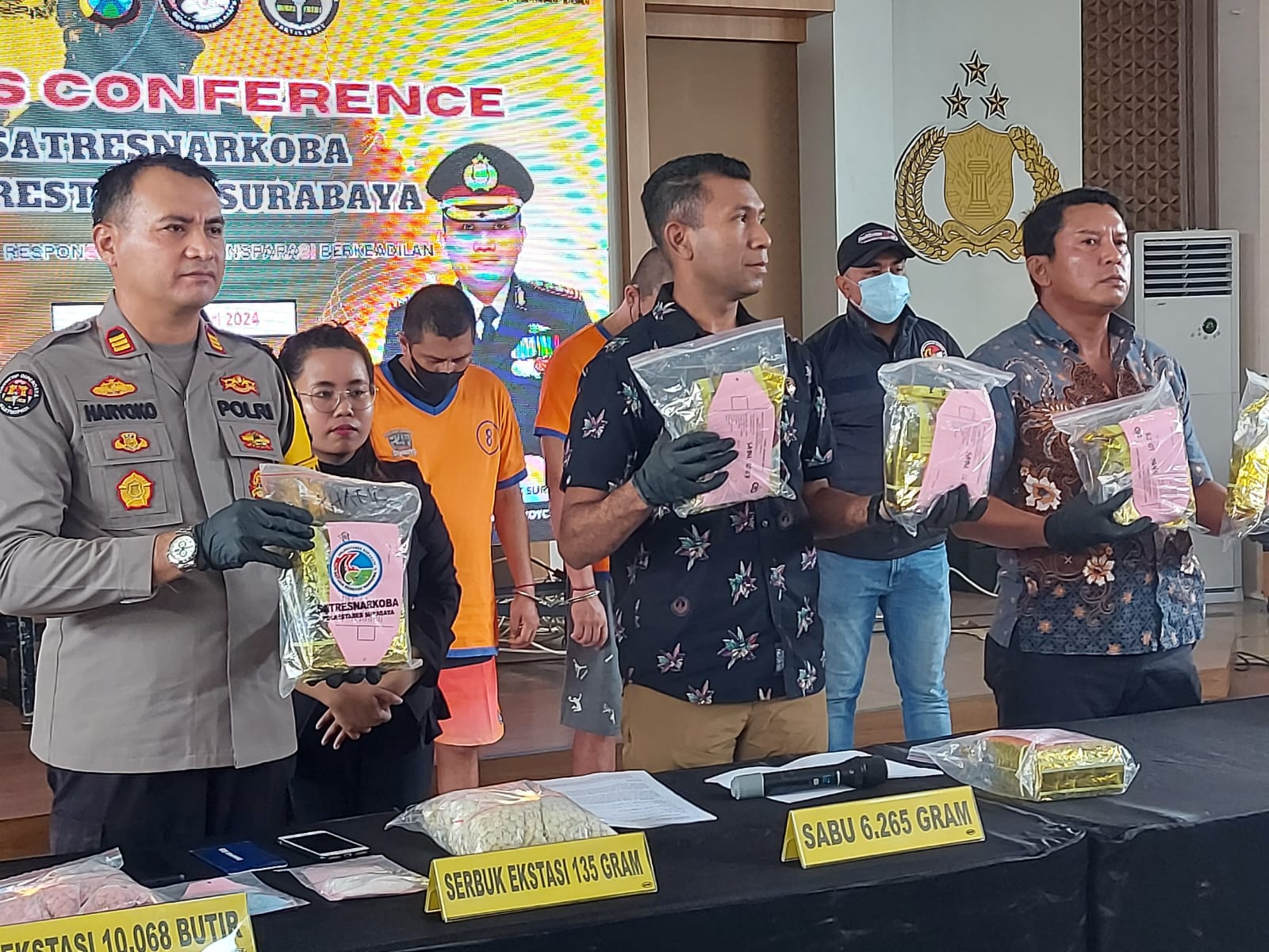  Dua Kurir Narkoba Jaringan Jawa-Bali Ditingkus di Parkiran Hotel, Dijanjikan Upah Rp 120 Juta