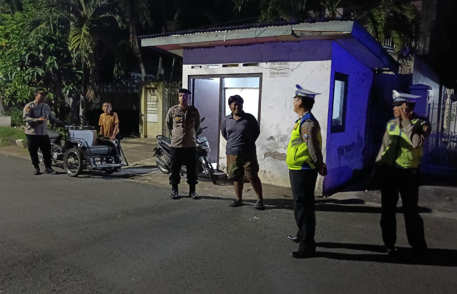 Polsek Sawahan Intensifkan Patroli Permukiman Antisipasi Kejahatan Malam