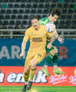 Menit Ke-65, Bruno Moriera Mencetak Gol Penyeimbang, Persebaya 1, Semen Padang 1