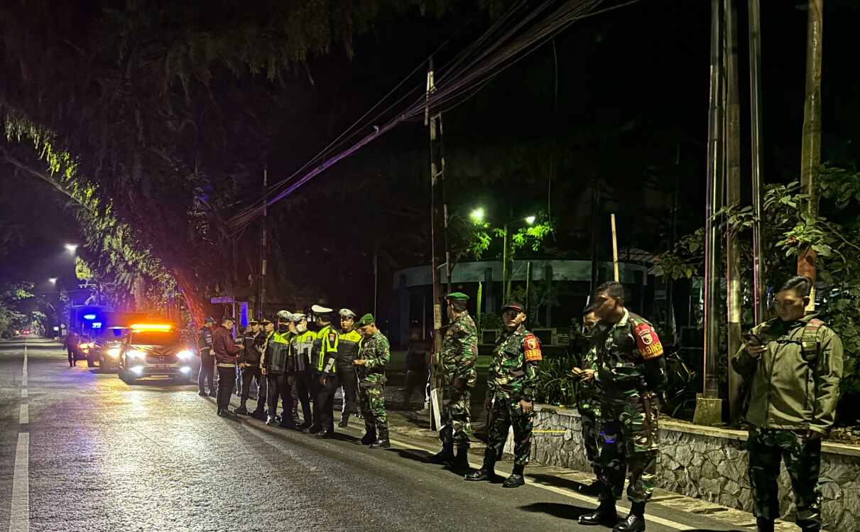 Ciptakan Kamtibmas Ramadan, Personel Gabungan Kota Malang Patroli Dini Hari