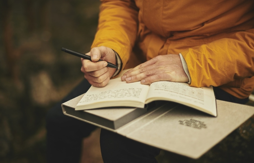 Mengapa Journaling Penting untuk Kesehatan Mental dan Emosional Anda?