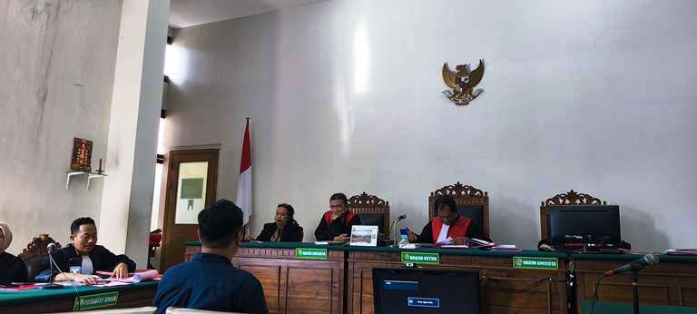 Tipu Teman Dekat, Pria di Surabaya Gadaikan Dua Motor