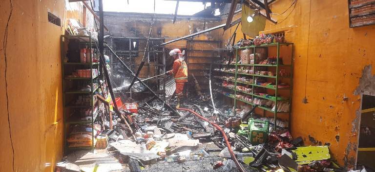 Toko Madura dan Rumah Warga Situbondo Hangus Terbakar