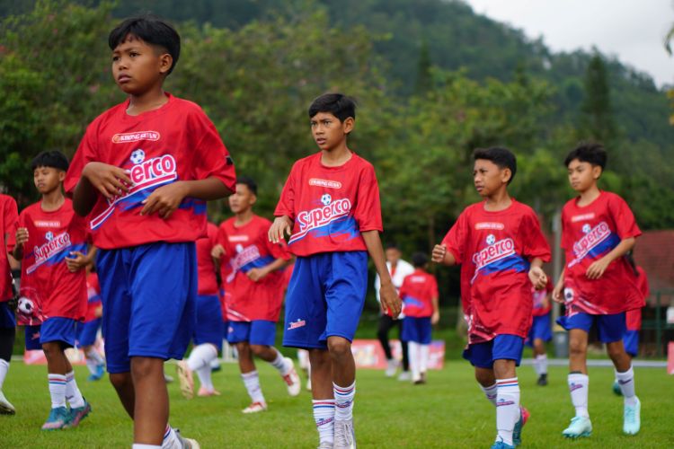 Superco Supercamp 2025 di Batu Jaring Talenta Muda Sepak Bola