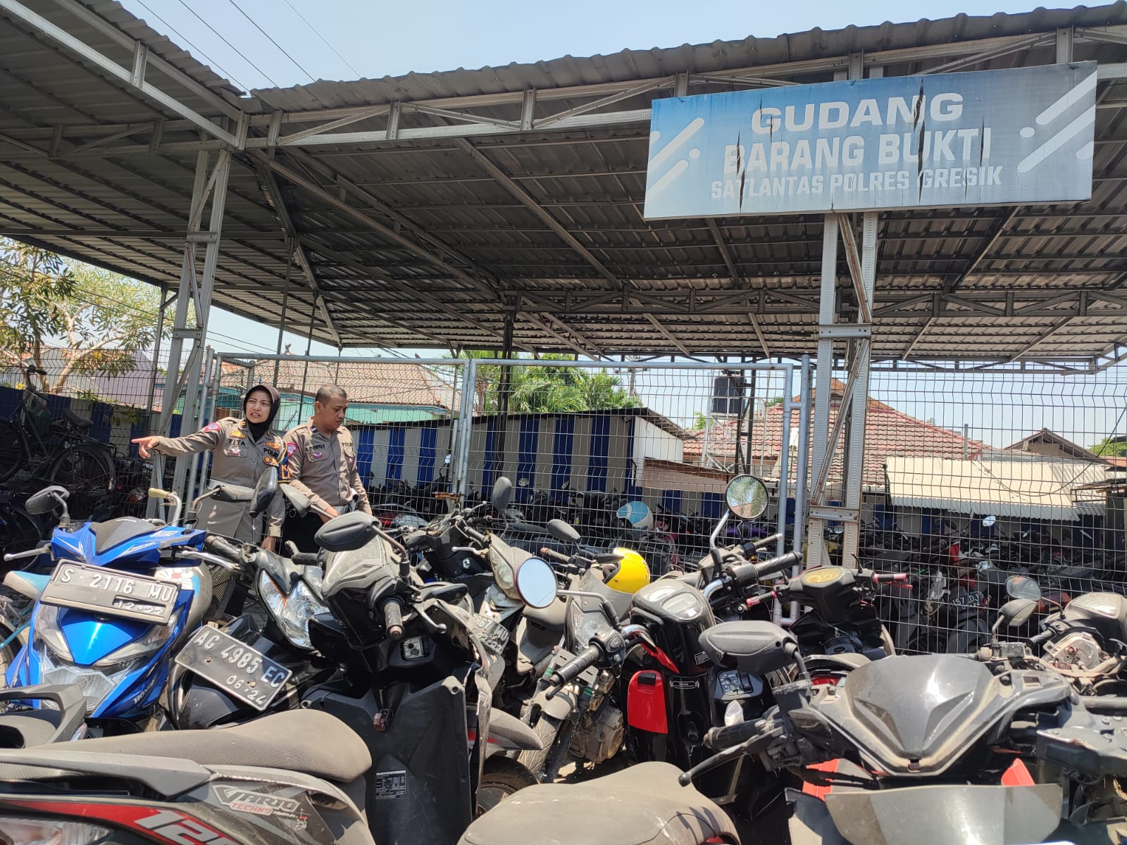 Barang Bukti Kecelakaan Menumpuk di Satpas Gresik, Pemilik Bisa Ambil Gratis