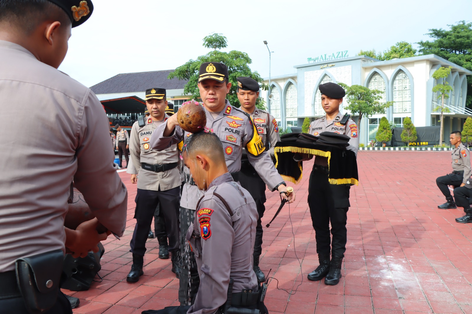 Pembinaan Tradisi Bintara Remaja Polres Gresik