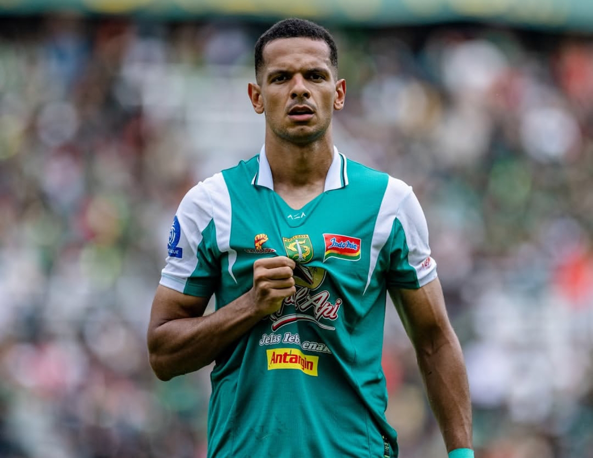 Leo Lelis Catat Penampilan ke-100 Bersama Persebaya