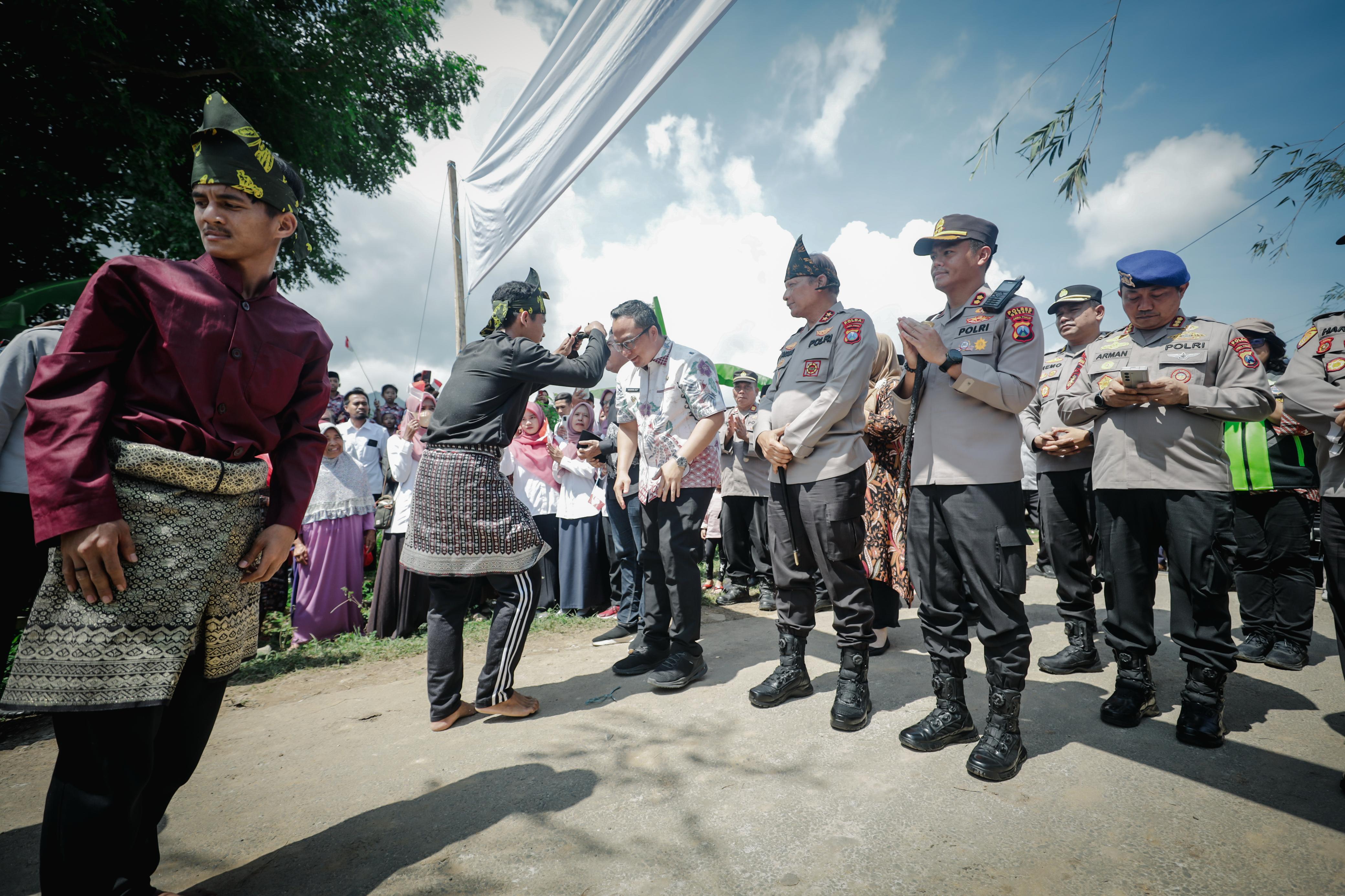 Kapolda Jatim Tandai Pembangunan Polsek Tambak Bawean