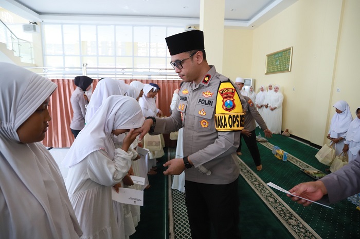Polres Gresik Peringati Maulid Nabi 1448 H, Santuni Anak Yatim dan Perkuat Keteladanan