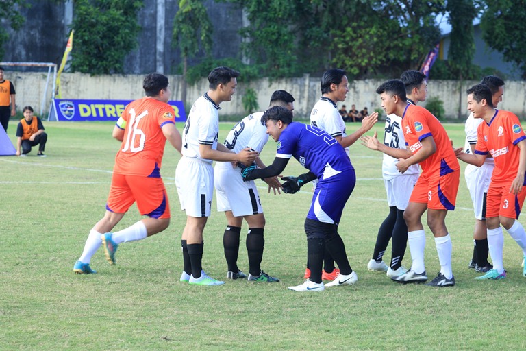 Polda Jatim Gelar Turnamen Sepak Bola Kapolda Cup 2025 Sambut Peringatan Hari Bhayangkara