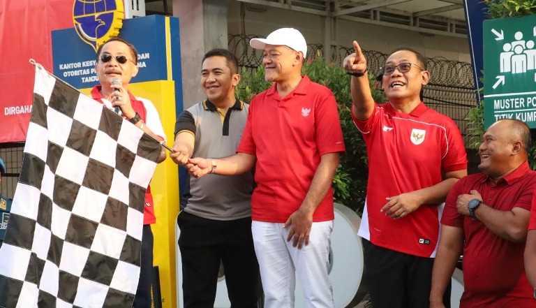 Semangat HUT RI Ke-80, Insan Maritim Tanjung Perak Surabaya Satukan Langkah Lewat Jalan Sehat