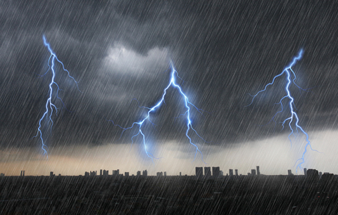 Dua Wilayah di Jatim Waspada Hujan Disertai Petir pada Kamis 9 April 2026