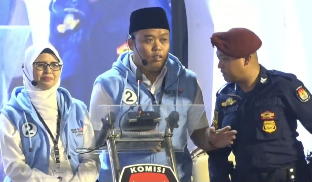 Perihal Contekan, Debat Kedua Pilkada Blitar Berakhir Ricuh