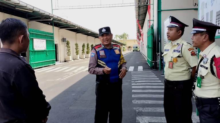 Sambangi PT Gelora Djaya, Polsek Tandes Ingatkan Satpam Soal Pentingnya Keamanan