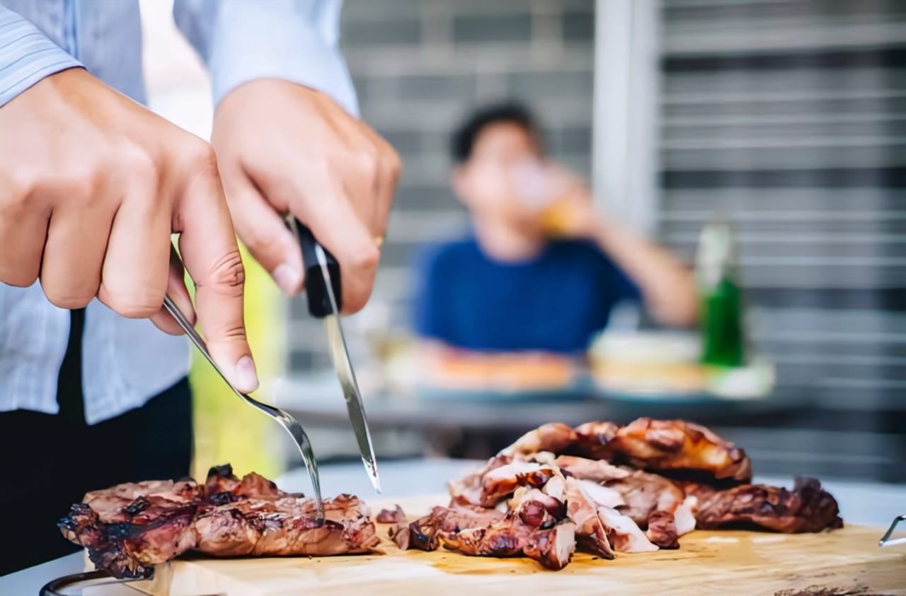 4 Tips Sehat Makan Daging Kurban 