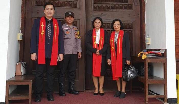 Jaga Kekhusyukan Jumat Agung, Polsek Rungkut Kawal Ketat Ibadah di Beberapa Gereja