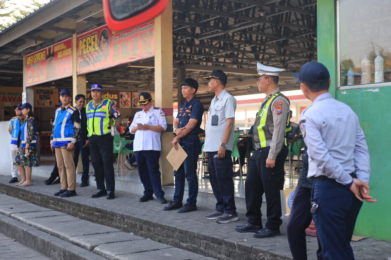 Satlantas Polres Gresik dan Dirjen Hubdat Gelar Ramp Check Bus di Rest Area 726 B