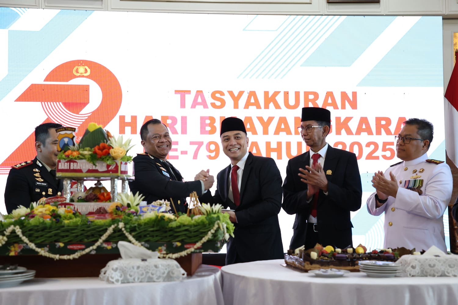 Kado Spesial HUT Ke-79 Bhayangkara, Pemkot Hibahkan Gedung kepada Polrestabes Surabaya