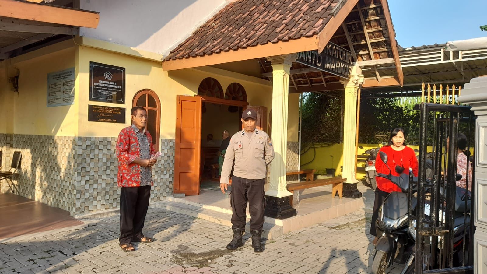 Polres Ngawi dan Polsek Jajaran Amankan Ibadah Umat Nasrani