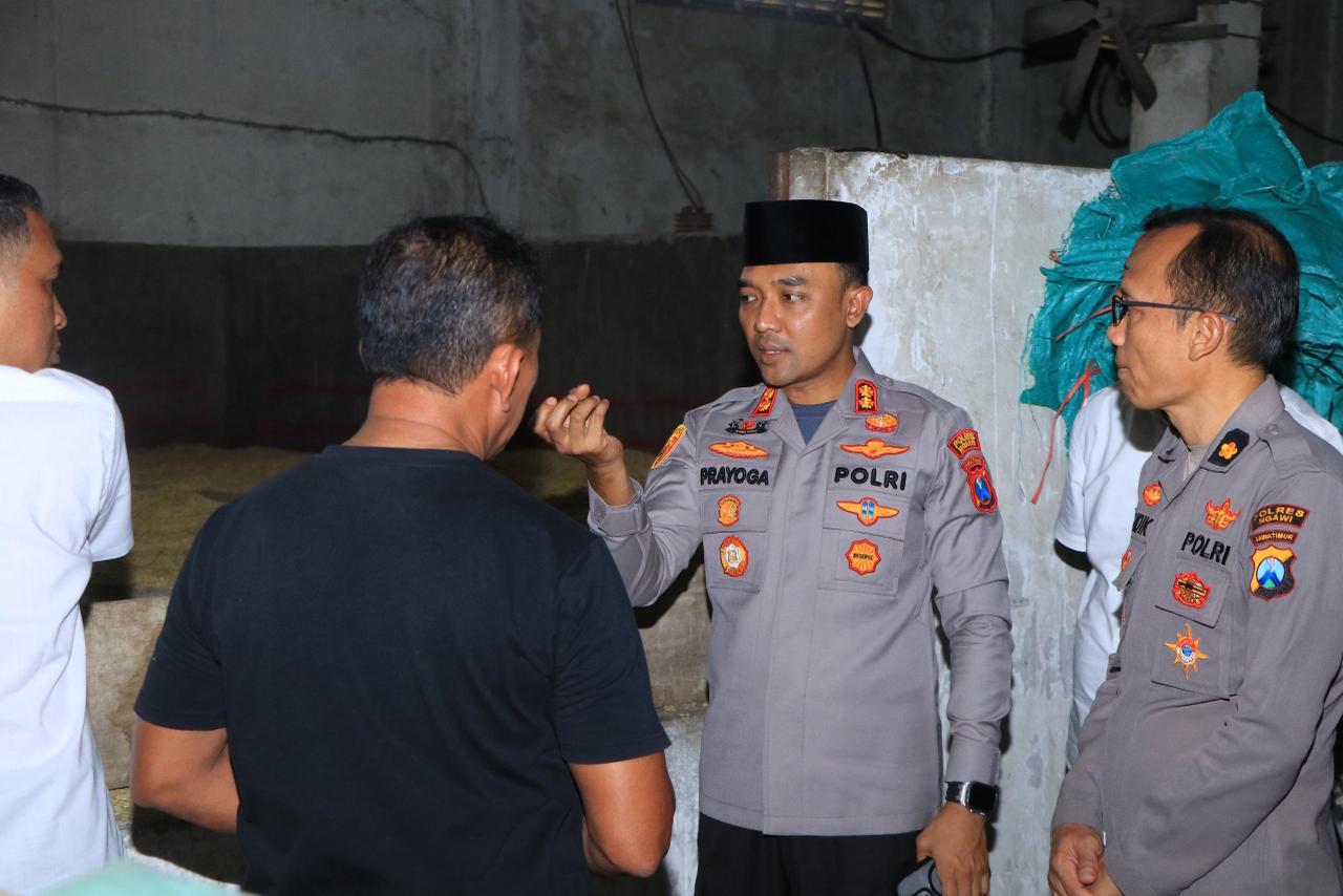 Dukung Ketahanan Pangan, Kapolres Ngawi Tinjau Alat Pengering Padi di Padas 