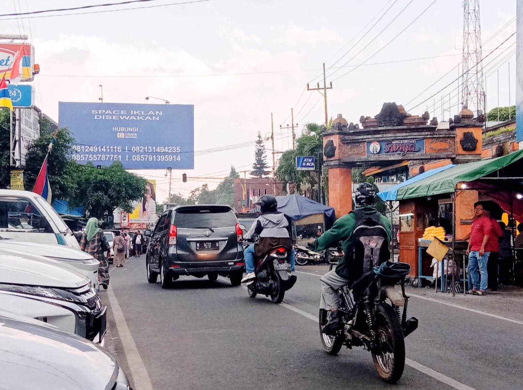 Long Weekend, Tretes Banjir Pengunjung Luar Kota