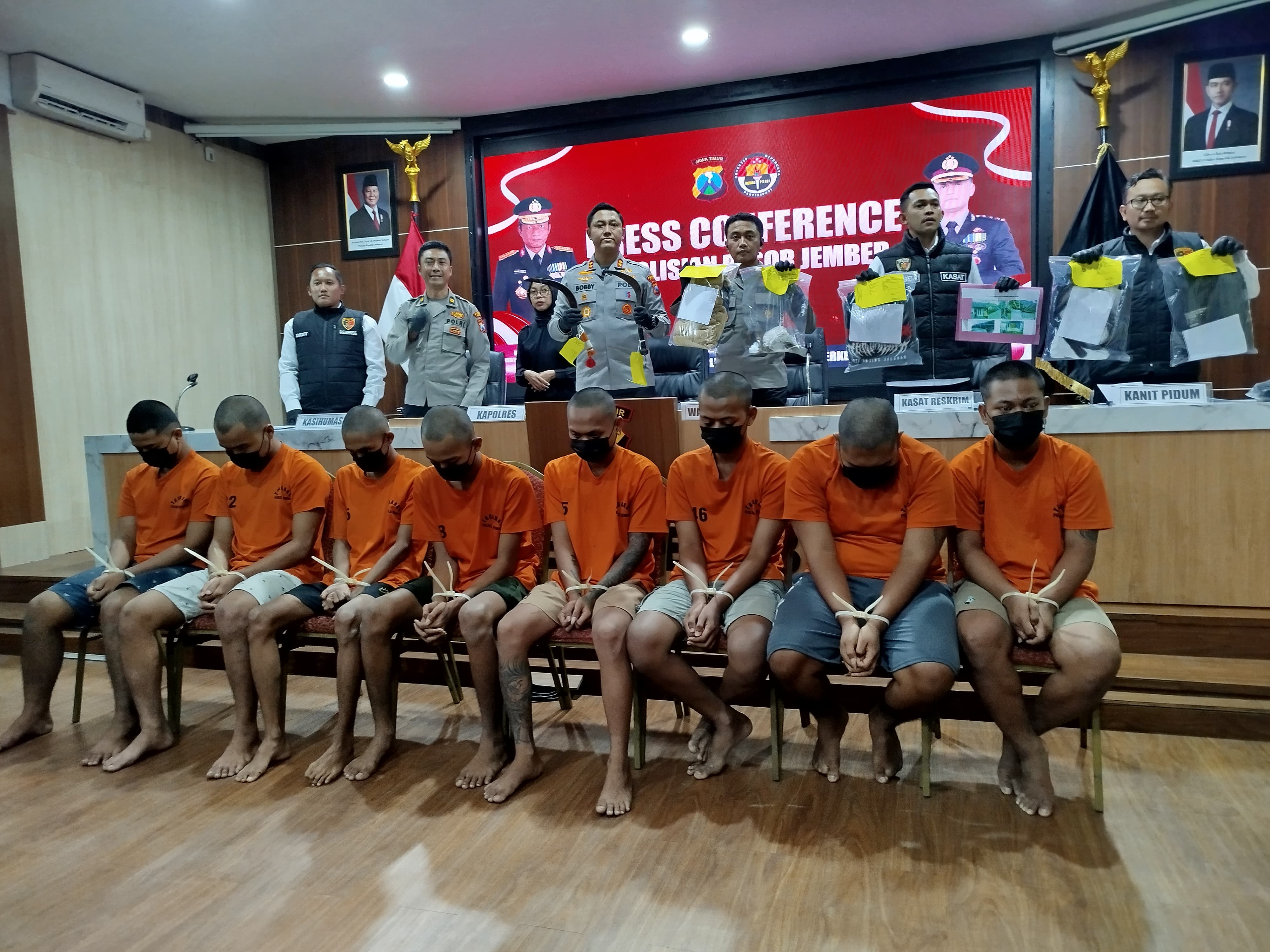 Satreskrim Polres Jember Amankan 8 Pesilat Perusak Rumah Warga, Berdalih Balas Dendam