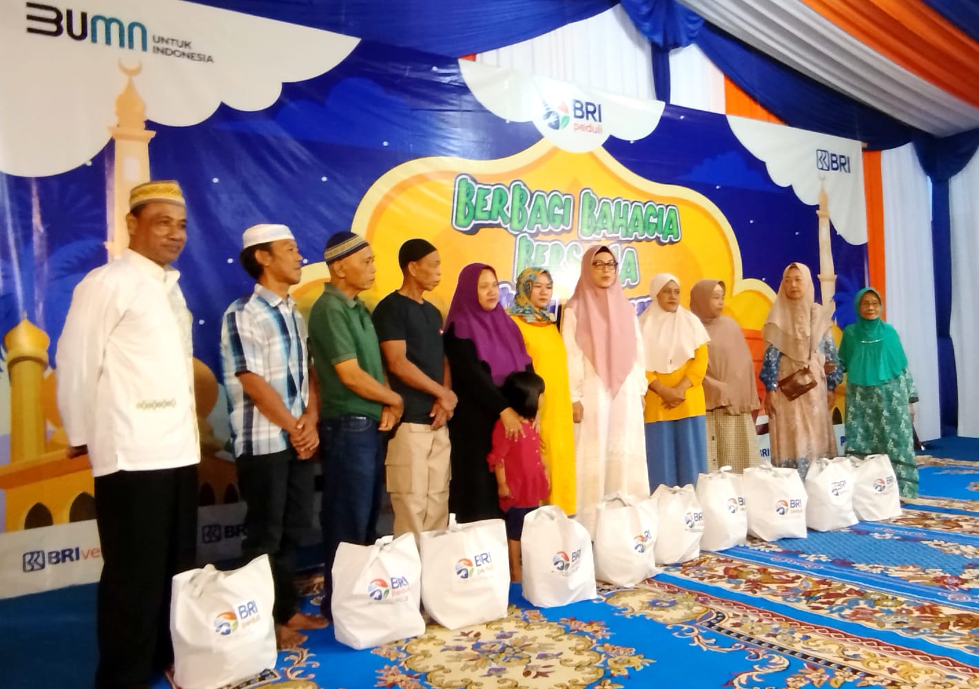 Berbagi Kebahagiaan di Bulan Ramadan, BRI Group Salurkan Bantuan di Jember