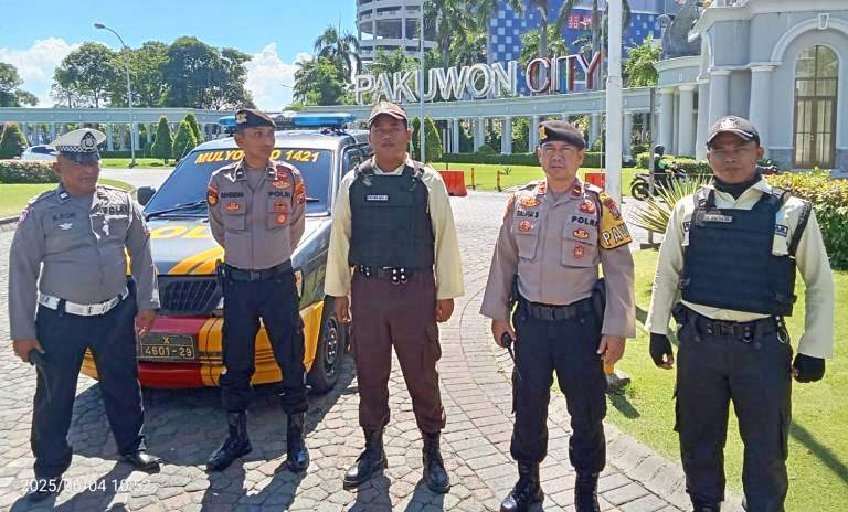 Jaga Keamanan Warga, Polsek Mulyorejo Intensifkan Patroli di Pakuwon City