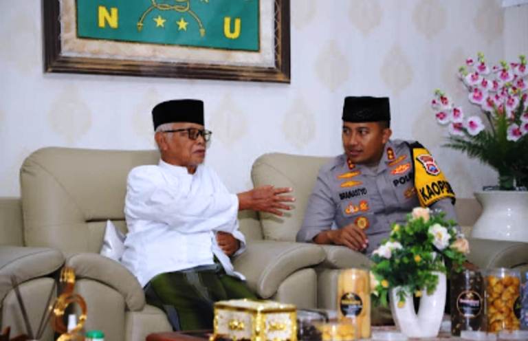 Hangatnya Idulfitri 1447 H, Kapolres Kediri Bersilaturahmi ke Sejumlah Ulama