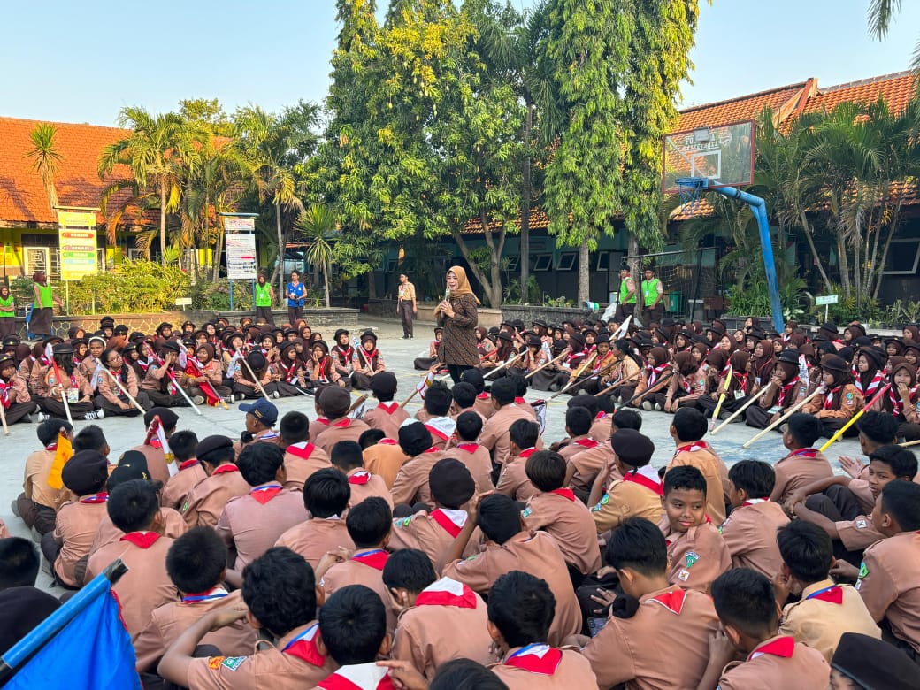 Cegah Bullying, Satreskrim Polresta Sidoarjo Edukasi Pelajar agar Bijak Bermedsos