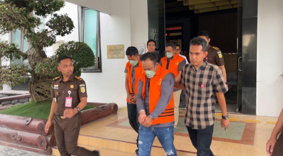 Tiga Tersangka Korupsi Kredit Fiktif Bank BUMN Cabang Pare Diamankan Kejari Kediri 