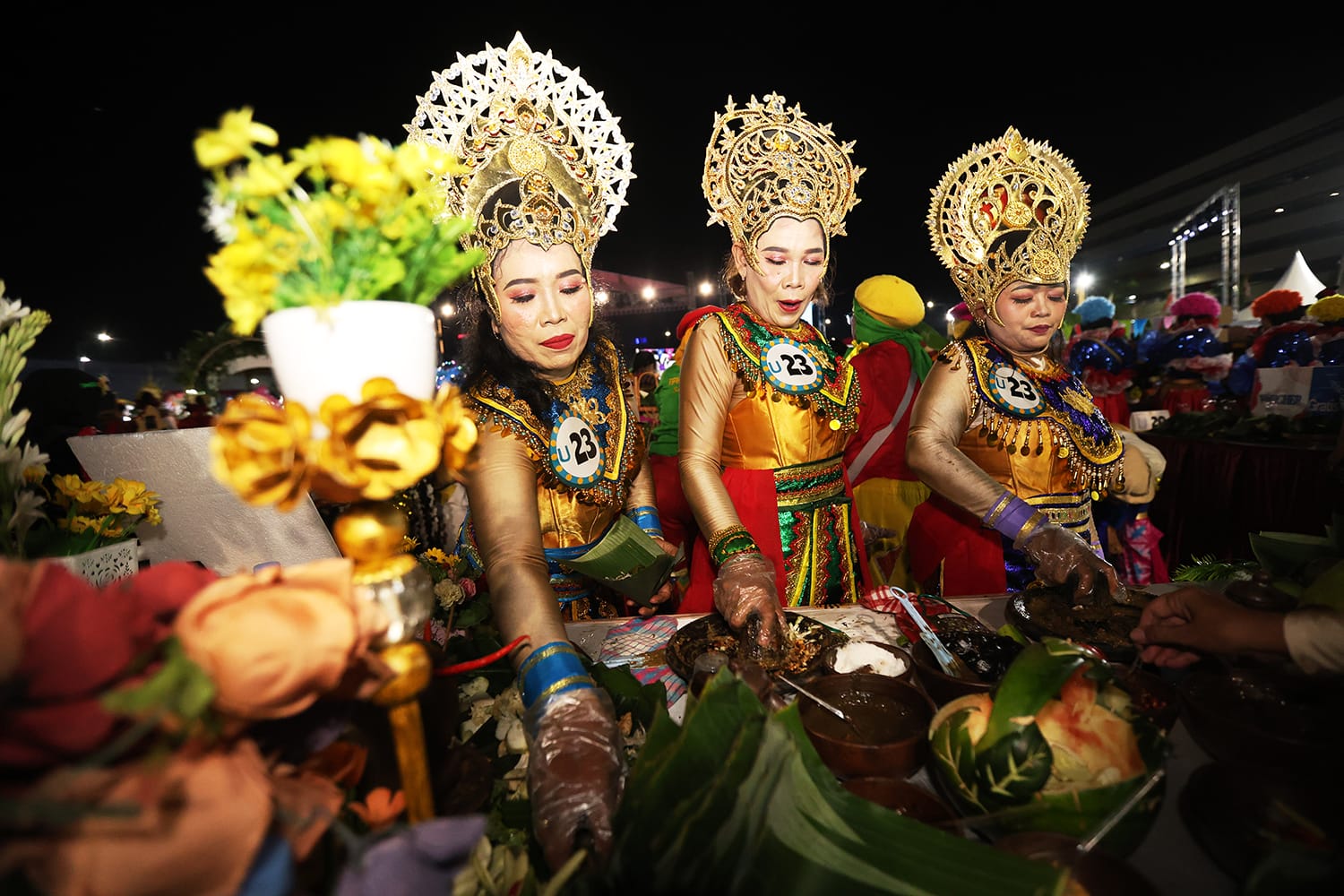 Pemkot Surabaya Hidupkan Memori THR-TRS Lewat Festival Rujak Uleg 2025