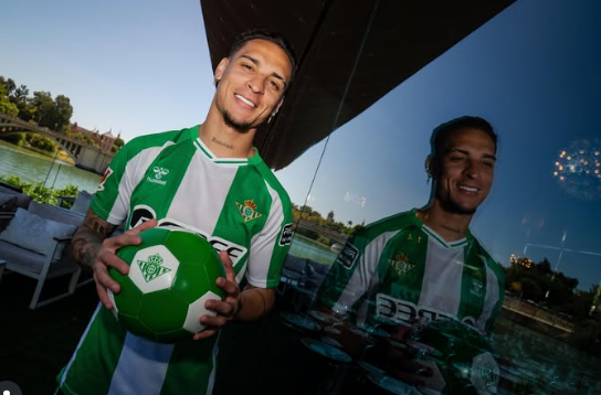 Antony Resmi Gabung Real Betis, Menangis Haru Tinggalkan Manchester United