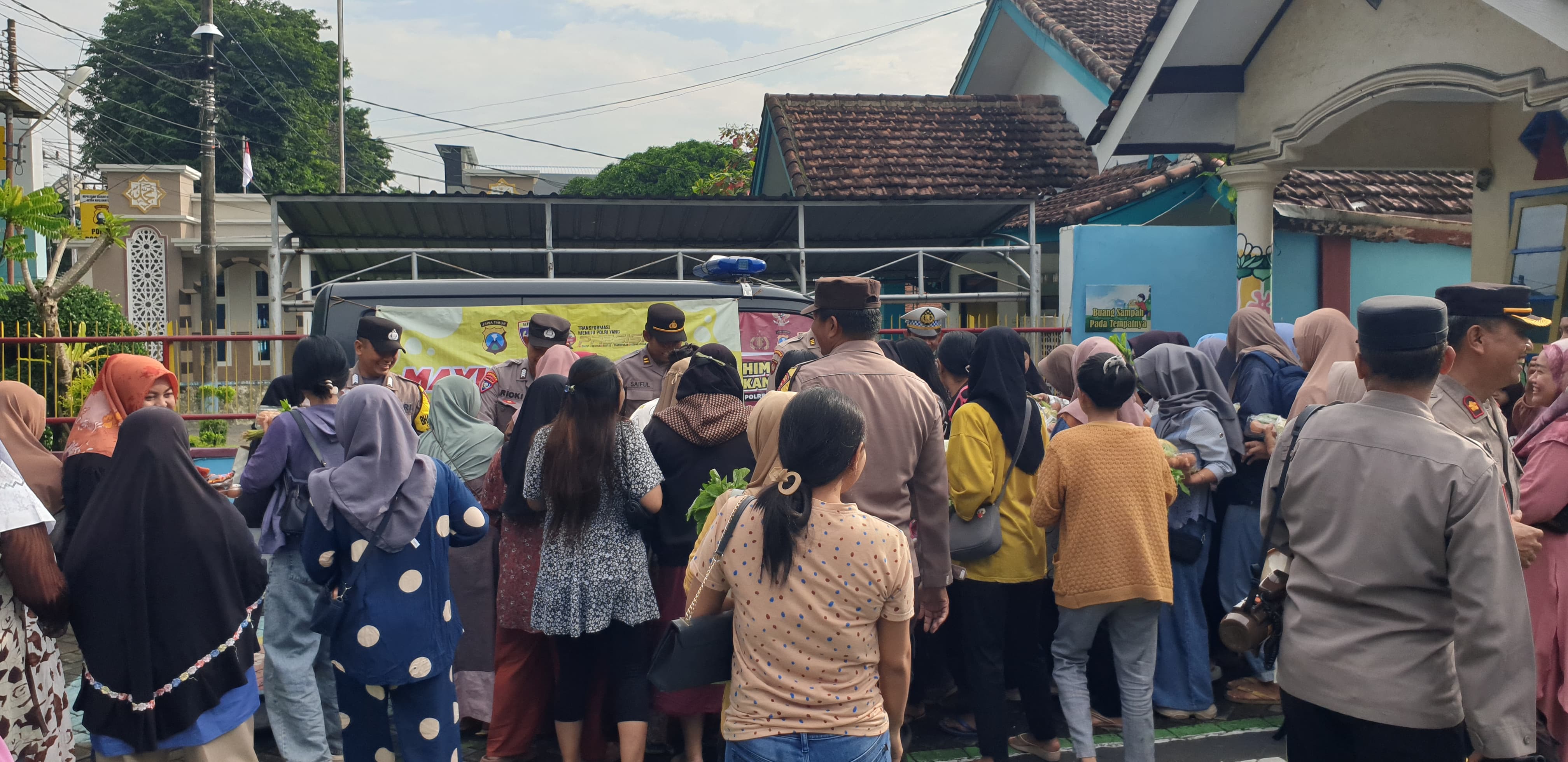 Mayur Kamtibmas Polresta Banyuwangi Berbagi Sayur Gratis di TK Bhayangkari Rogojampi