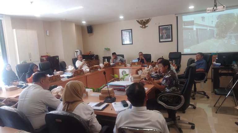 Tak Cukup Disegel, Warga Kandangan Surabaya Tuntut Penutupan Total Pabrik Peleburan Logam