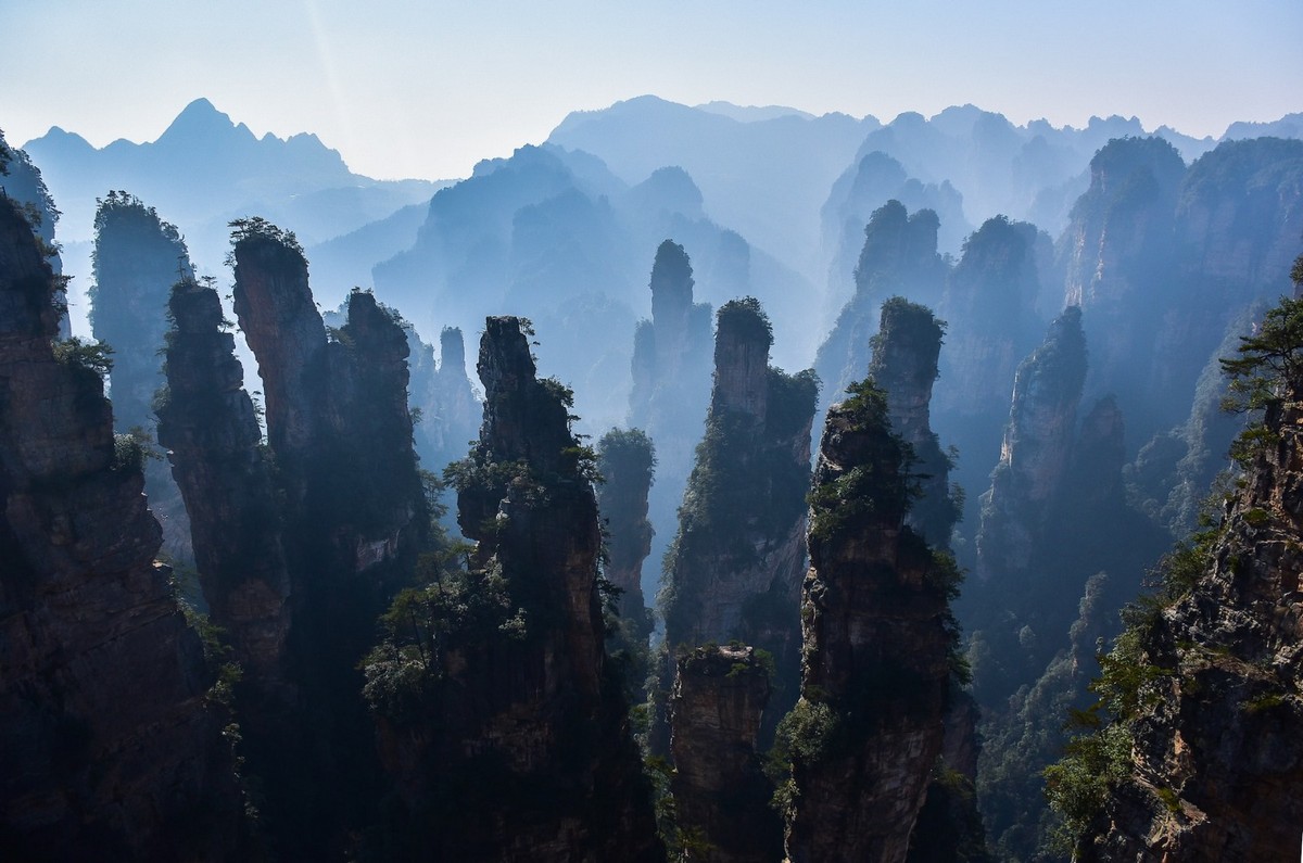 Mengenal Keajaiban Alam di Zhangjiajie dengan Menyusuri Taman Nasional Avatar yang Memukau