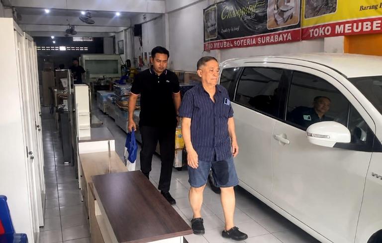 Tim Tabur Kejari Surabaya Tangkap DPO Penipuan, Buron Sejak 2017