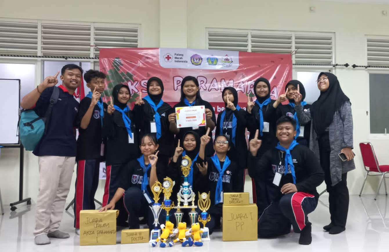 Juara Umum Perdana di Aksa Paramarta, Kontingen PMR SMPN 1 Jember Raih Prestasi Gemilang