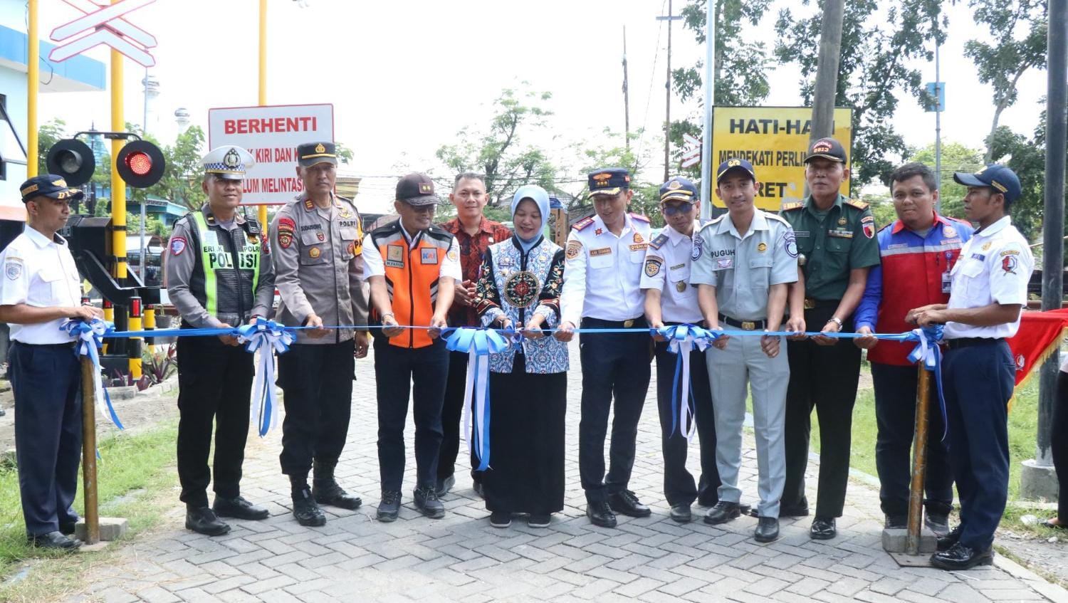 Tingkatkan Keselamatan, Pemkab Bojonegoro Bangun 8 Pos Penjagaan  Perlintasan Kereta Api